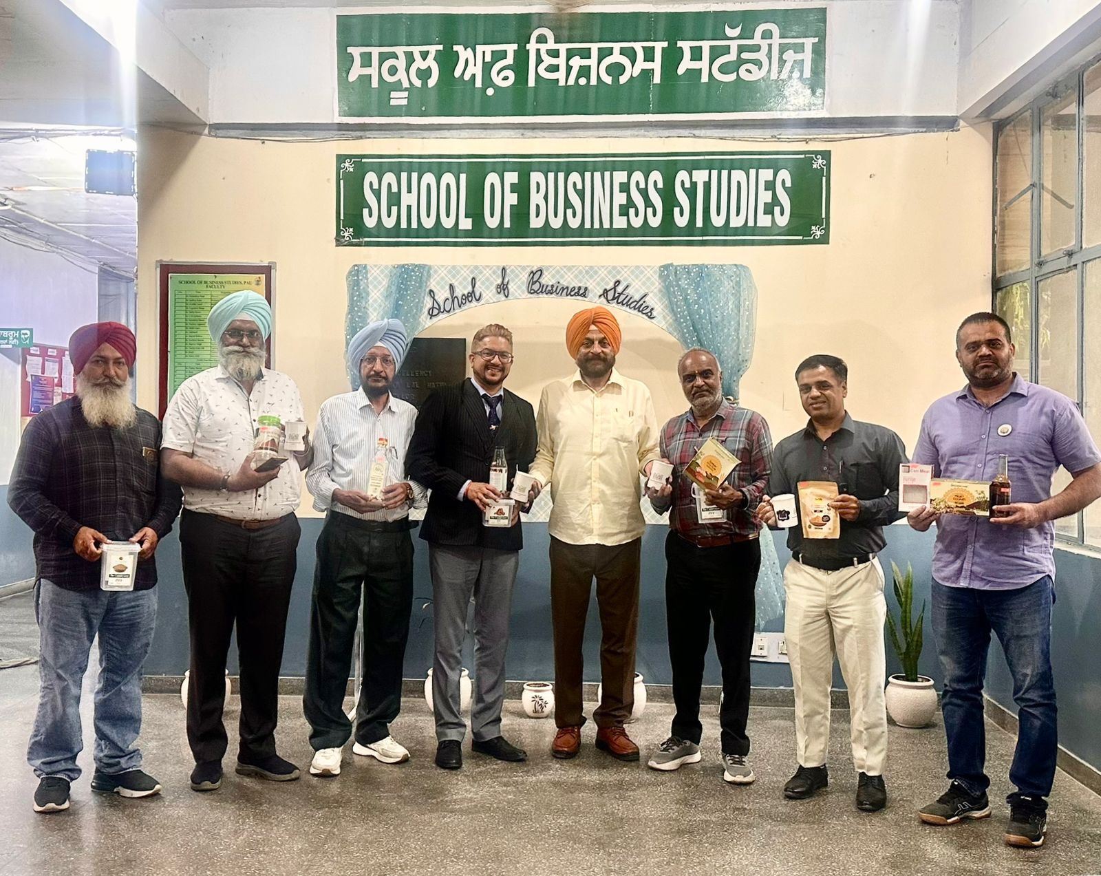 Uzbekistan Tech and Trade movement — a business and education discussion hosted at the School of Business Studies.