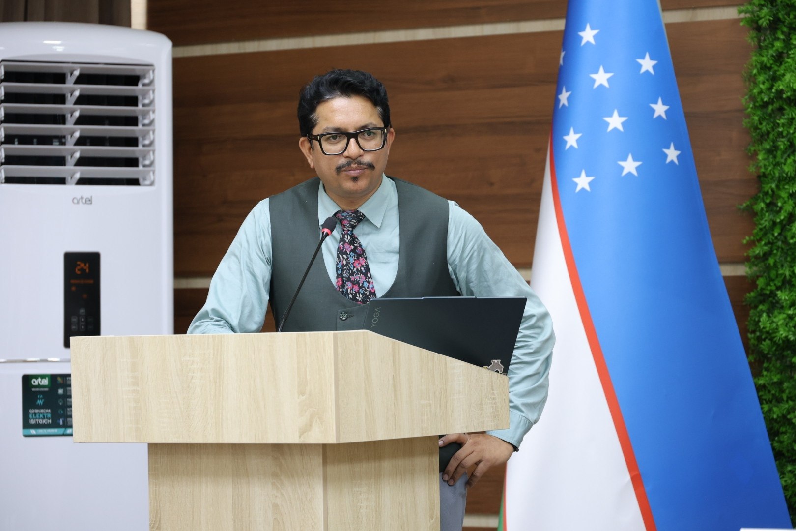 Yogesh Kumar speaking at the international scientific-practical conference on crop cultivation and climate change, Tashkent.